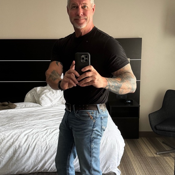 Meet your Posher, Brad - Picture 4 of 4